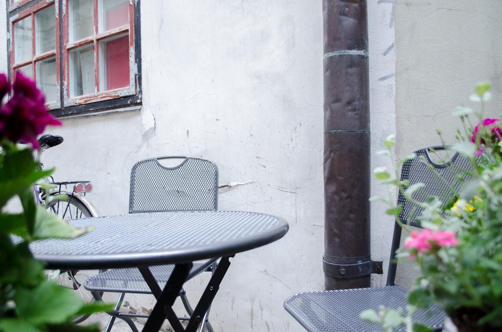 Red Nose Hostel With Self-Check In Riga Exterior foto
