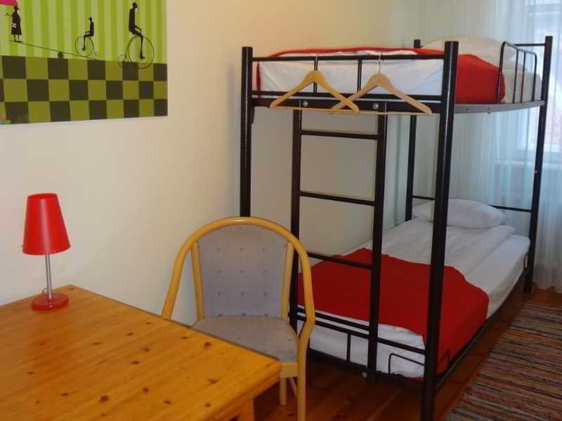 Red Nose Hostel With Self-Check In Riga Exterior foto