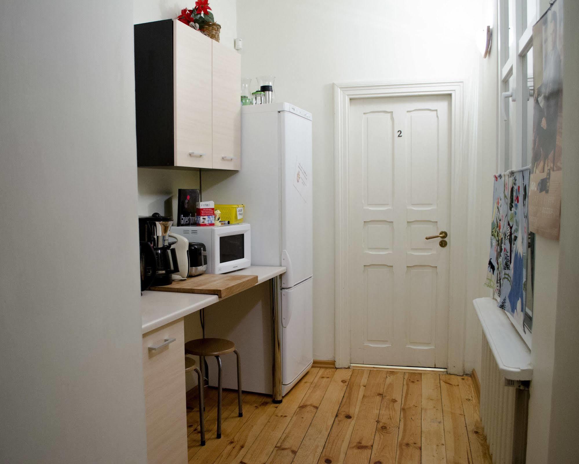 Red Nose Hostel With Self-Check In Riga Exterior foto