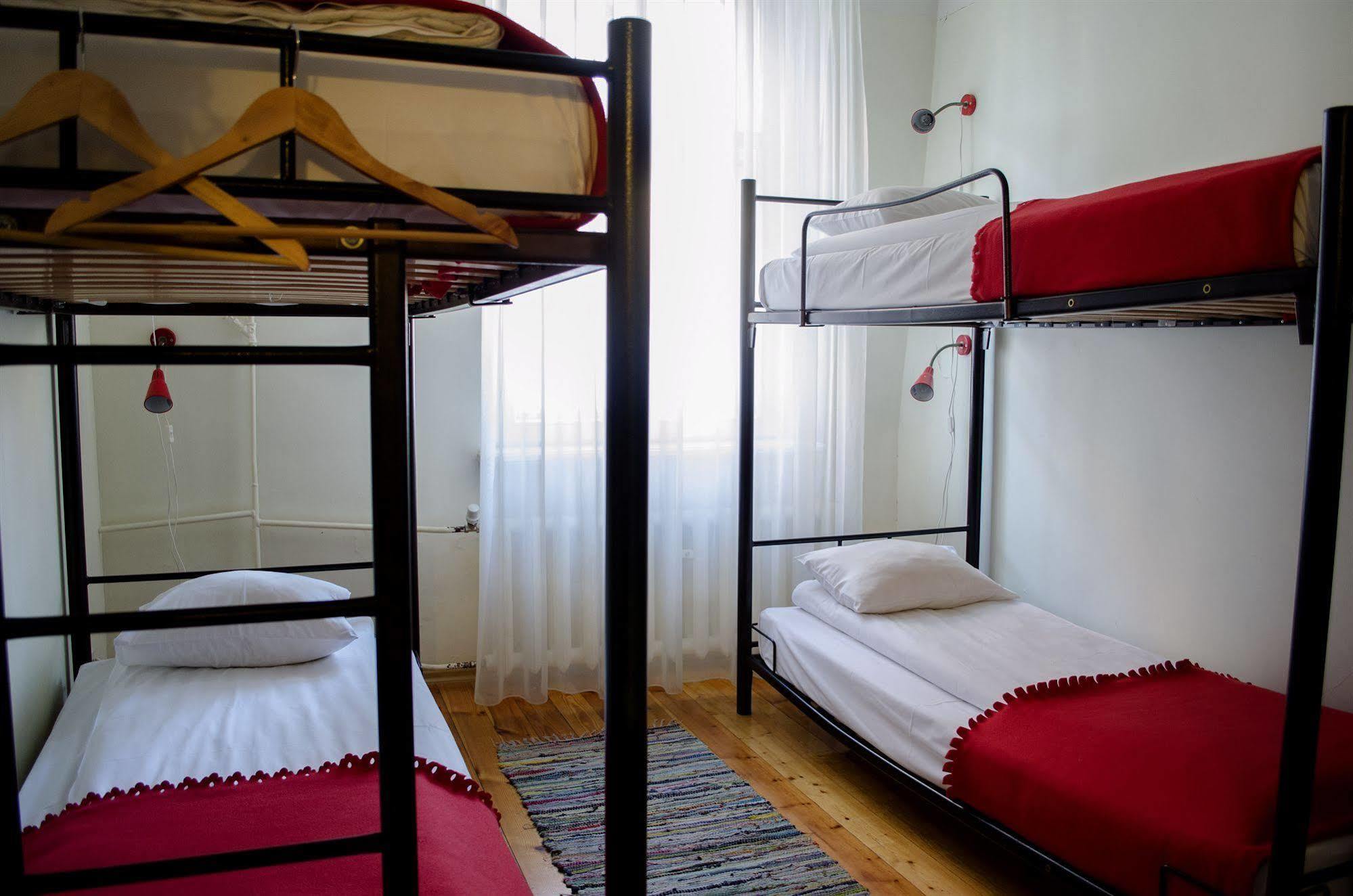 Red Nose Hostel With Self-Check In Riga Exterior foto