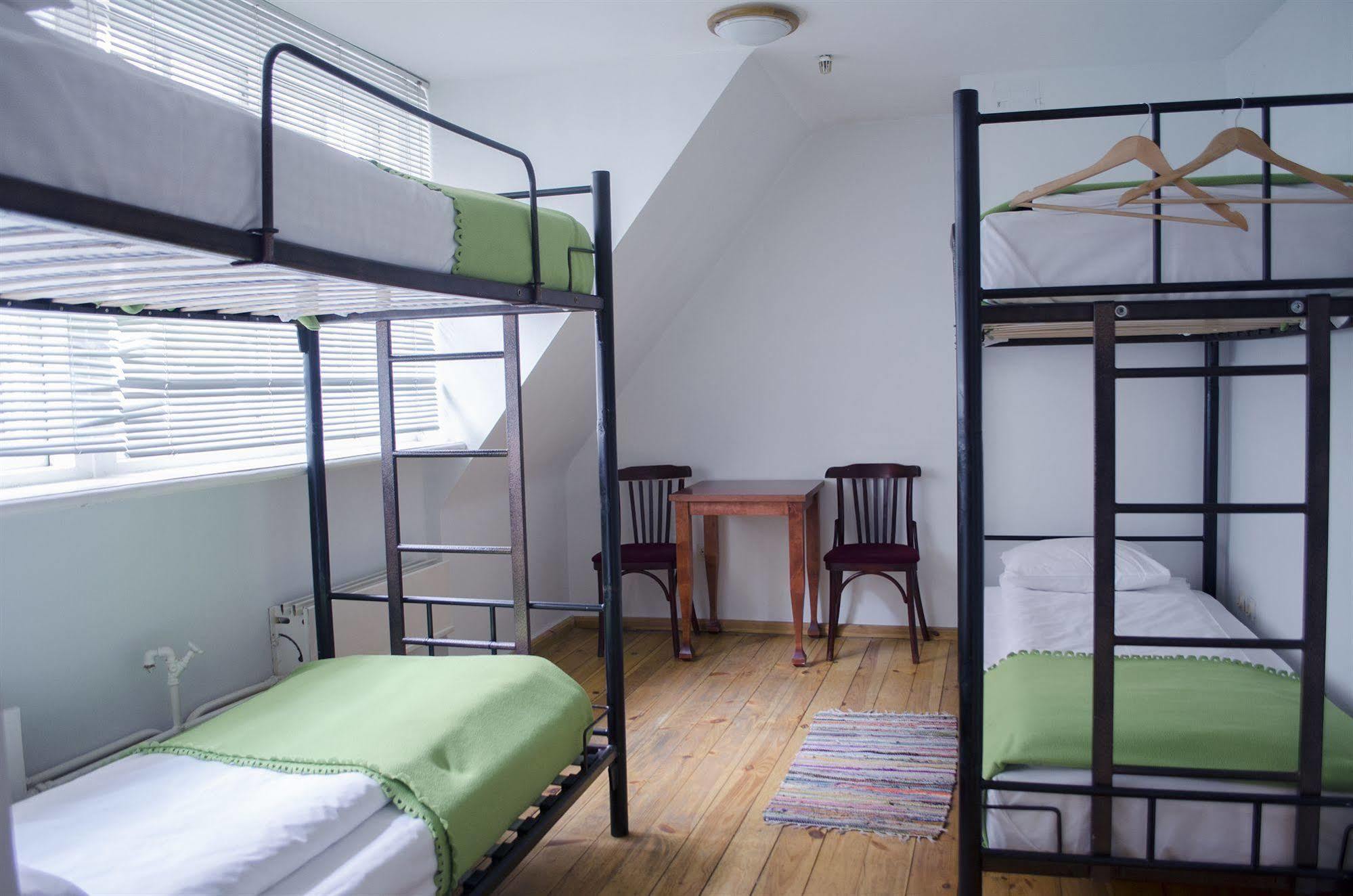 Red Nose Hostel With Self-Check In Riga Exterior foto